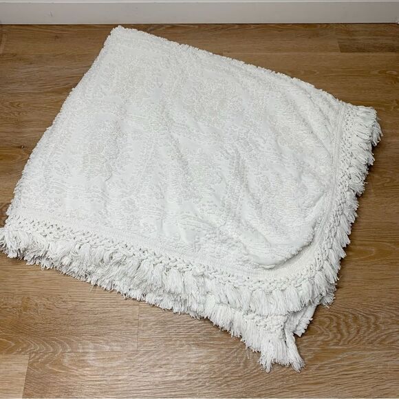 White Boho Fringe Throw Blanket - Picture 1 of 12